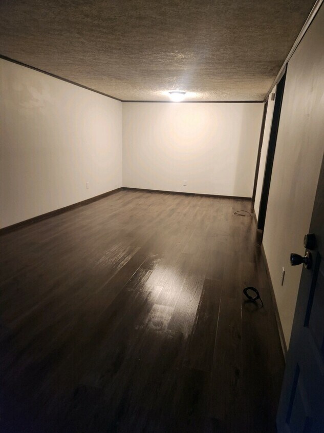 1100 Northview Dr Unit HB12D, Hillsboro, OH 45133 Room for Rent in