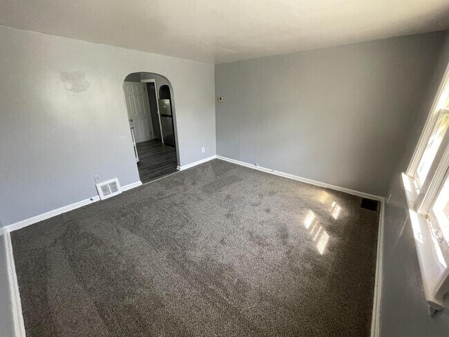 Foto del edificio - 16008 Raymond St