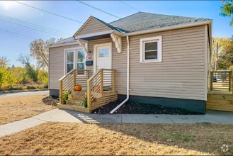 Building Photo - 383 N Dewey St