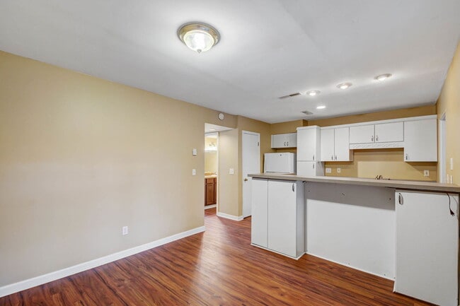 Building Photo - 2318 Applebee Way