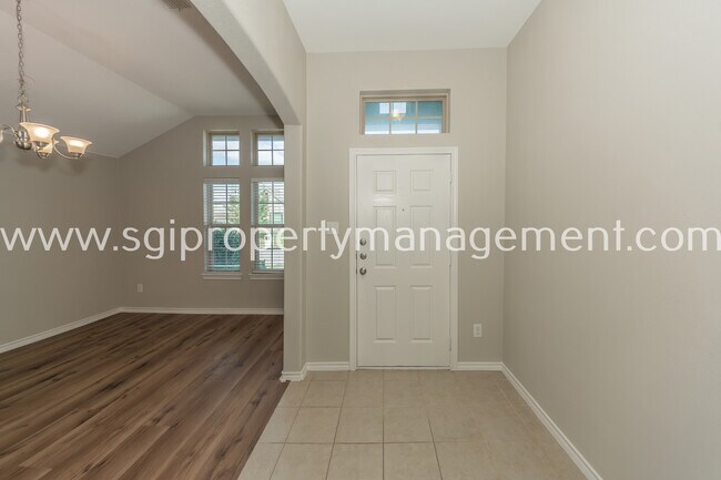 Foto del edificio - 2729 Adams Fall Ln