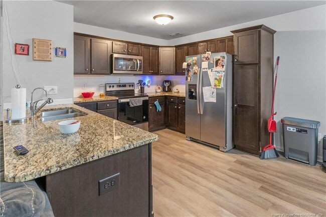 Foto del edificio - 140 Denning Farms Ln