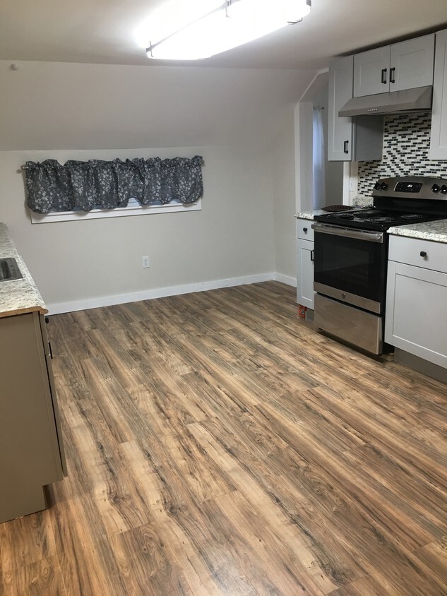 Kitchen - 25 Mather St