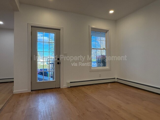 Building Photo - 24 Willis St