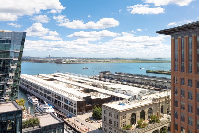 Foto del edificio - 135 Seaport Blvd