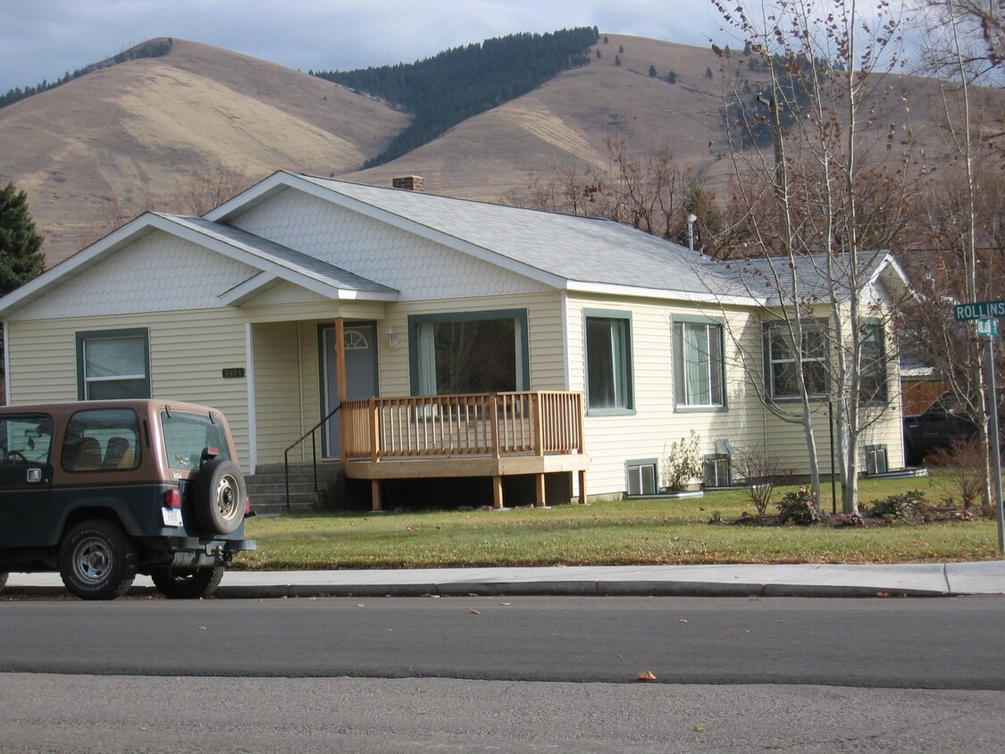 Hey Students. 3 bedroom Mid town off Step... - Hey Students.  3 bedroom Mid town off Step...