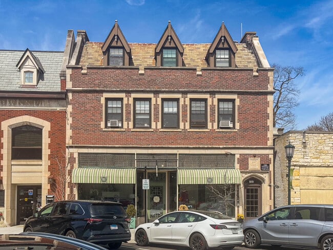Building Photo - 733 Elm