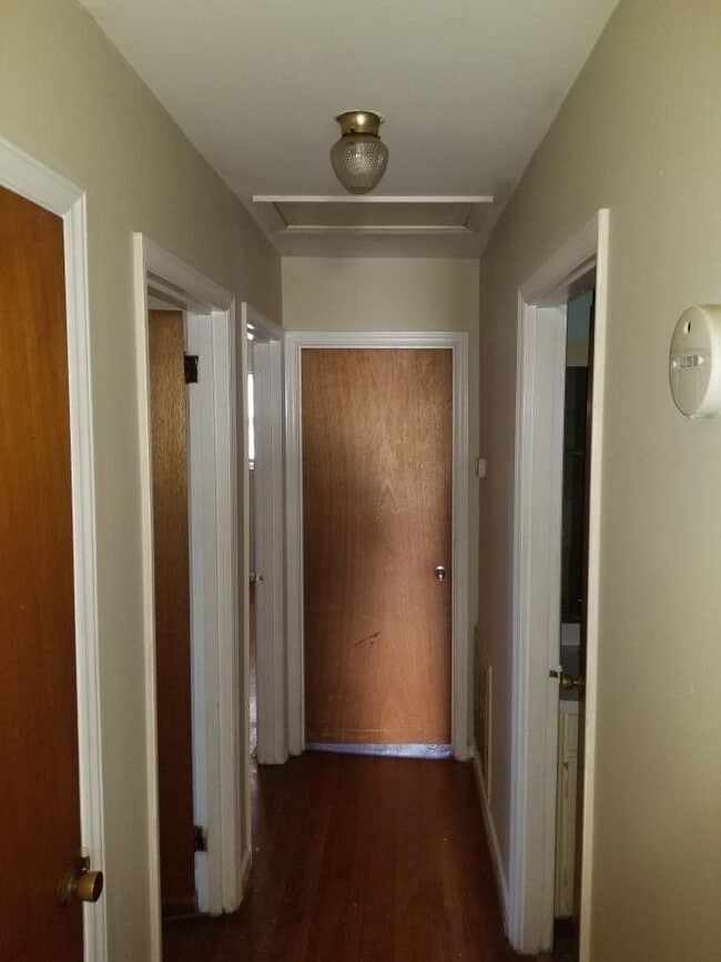 Building Photo - 3 Bedroom Ranch 2 Bath