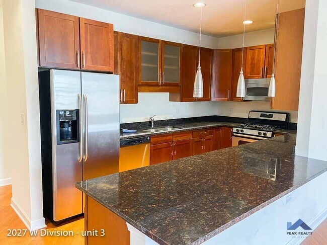 Building Photo - 2027 W Division St