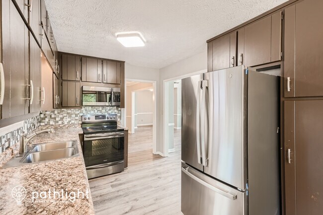 Foto del edificio - 215 Fairfield Circle, Fayetteville, GA, 30214