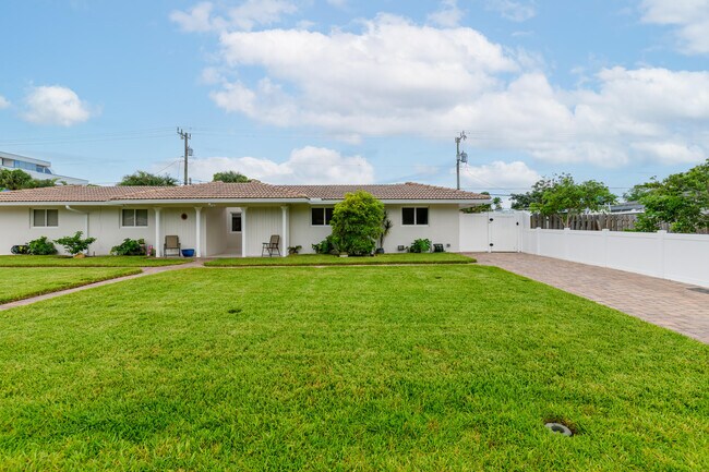 Foto del edificio - 3696 NE 5th Dr