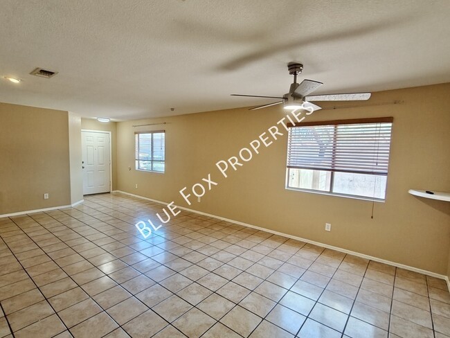 Foto del edificio - 3754 E White River Dr