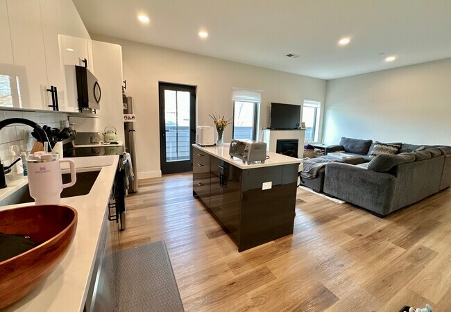 Foto del edificio - 63 Belgrade Ave