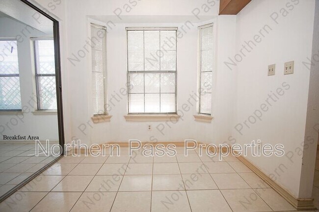 Foto del edificio - 1808 Gurss Pl