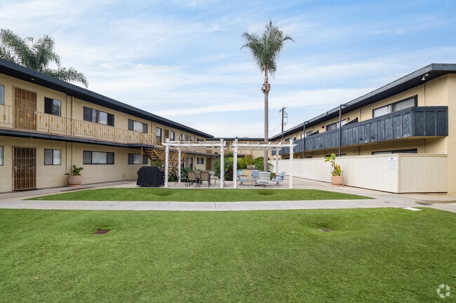 Patio - Island Breeze Apartments