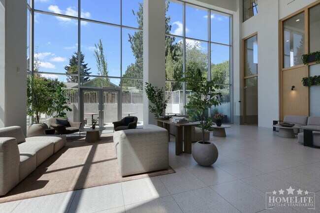 Photo du bâtiment - Modern 2 Bed, 2 Bath Apartment in the Heart of Surrey