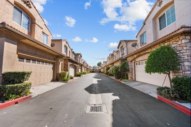 Foto del edificio - 9447 Hendrix Ln