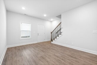 Building Photo - 760 Tracy Lane