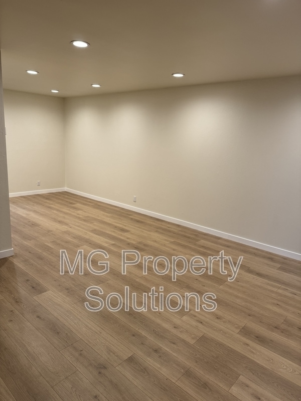 Building Photo - 55 Roundtree Blvd