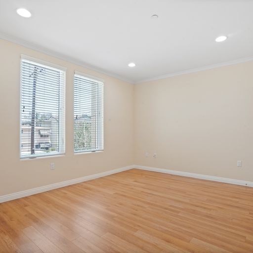 Habitación - 4771 Forman Ave