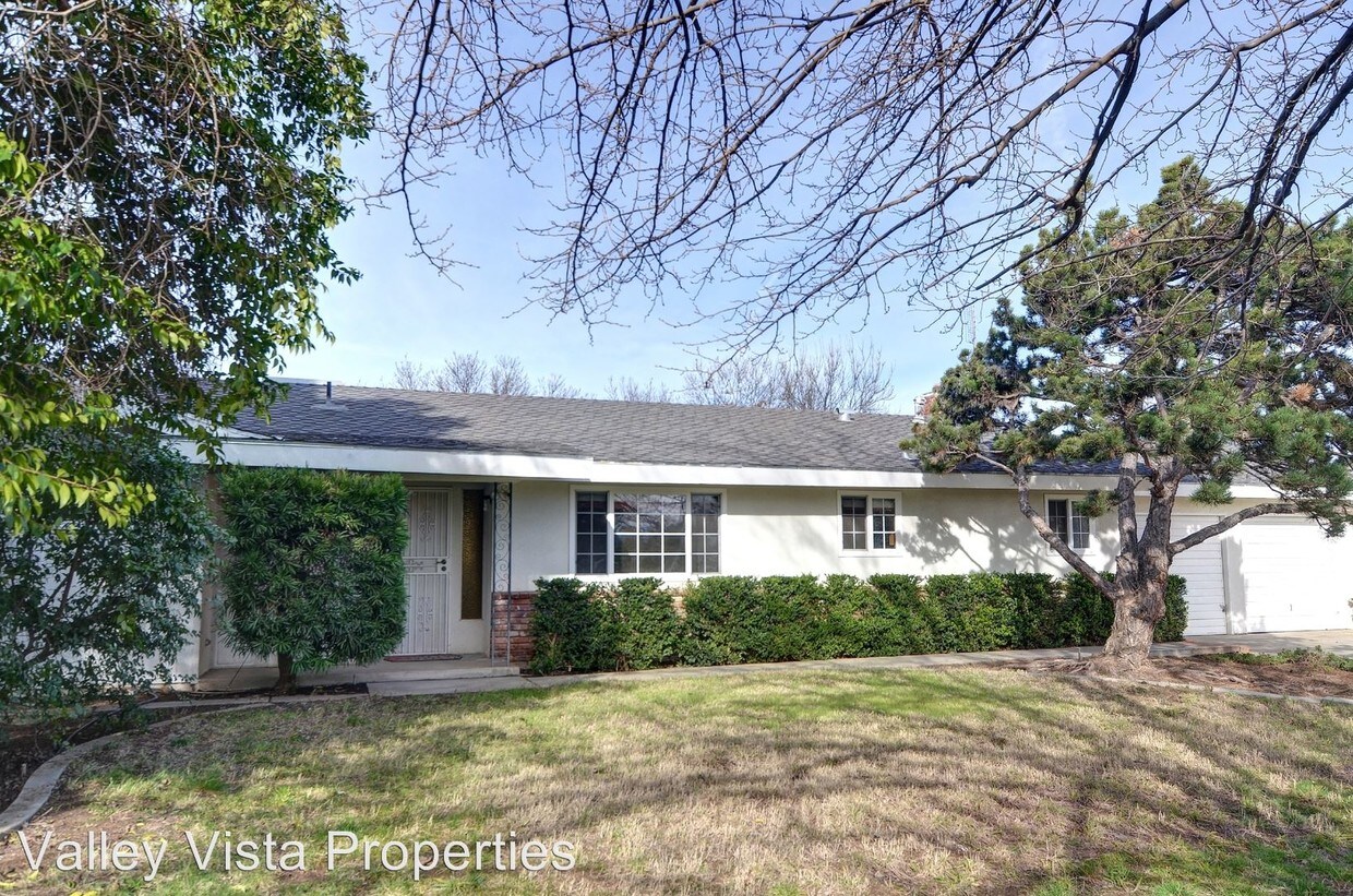 Foto principal - 6825 N Locan Ave