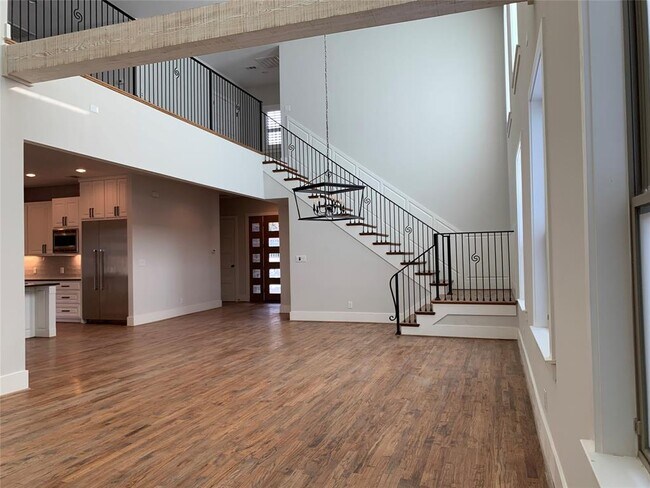 Building Photo - 9415 Thornberry Ln