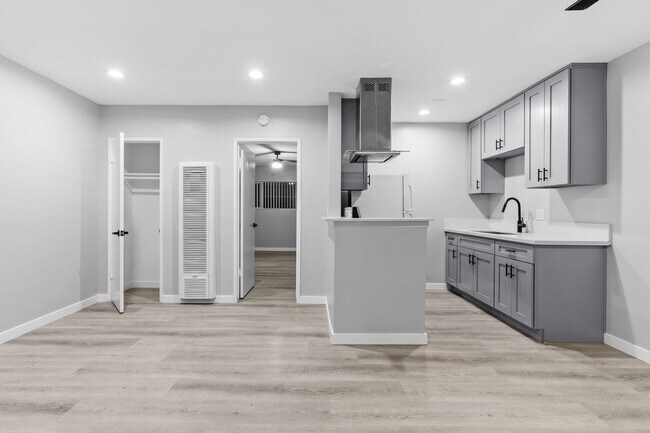 Foto del edificio - 1655 W Malvern Ave