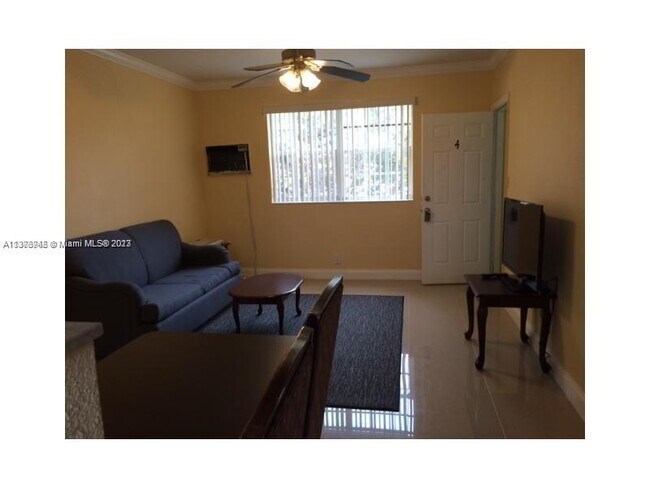 Foto del edificio - 319 Tyler St