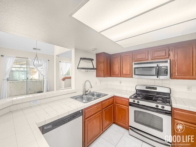 Building Photo - 2B/2BA Condo in Mira Mesa Available for Rent!