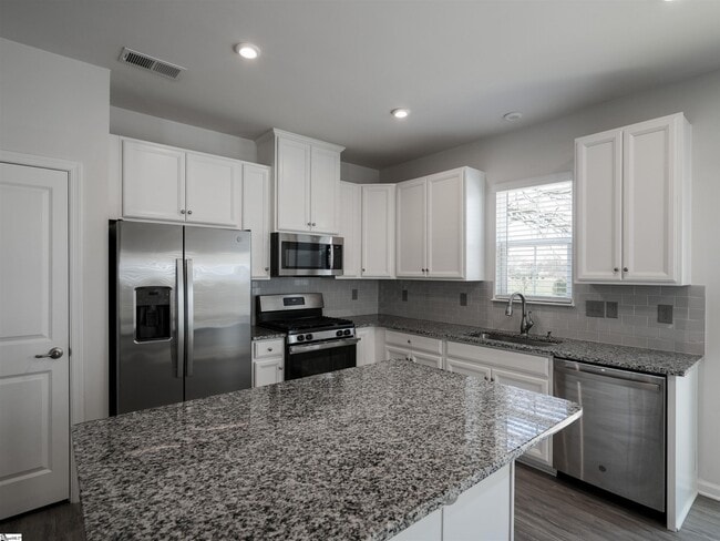 Building Photo - 208 Roudwood Dr