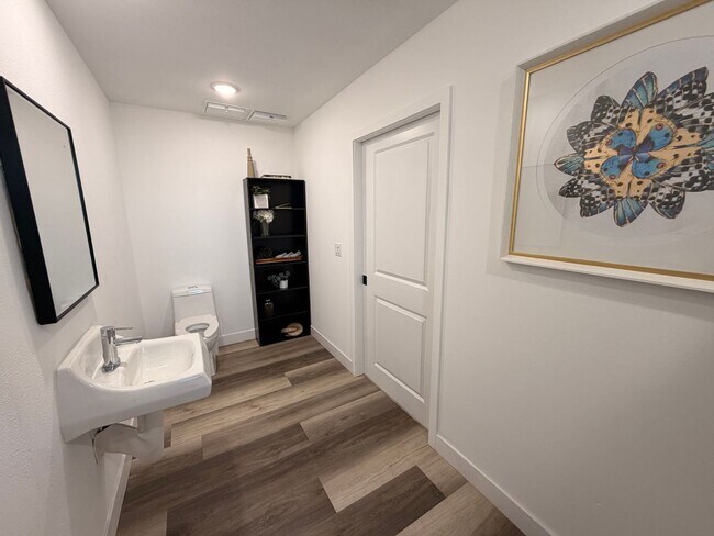 Building Photo - LA Lease Up - 2837