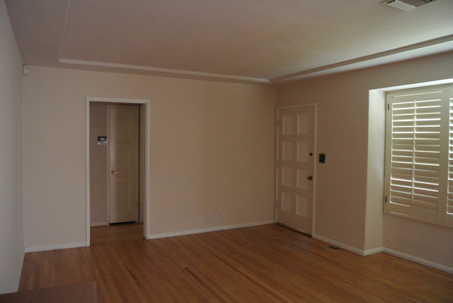 Living Room - 4815 Cheryl Ave