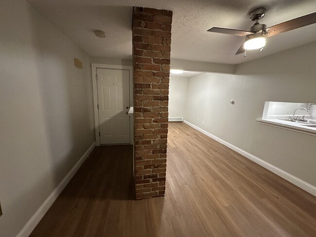 Building Photo - Charming 2-Bedroom Apartment in Portland's East End!