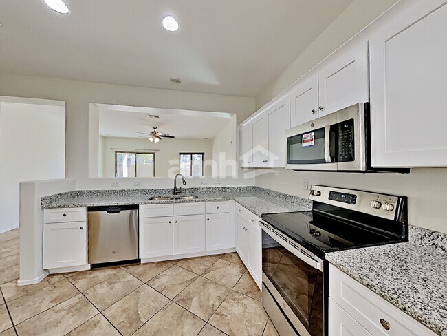Foto del edificio - 19427 W Woodlands Ave