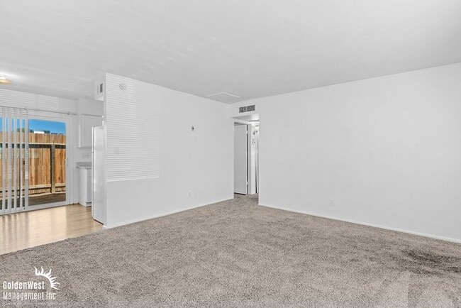 Building Photo - Beautiful 2Bdm 1Ba Apartment with Private ...