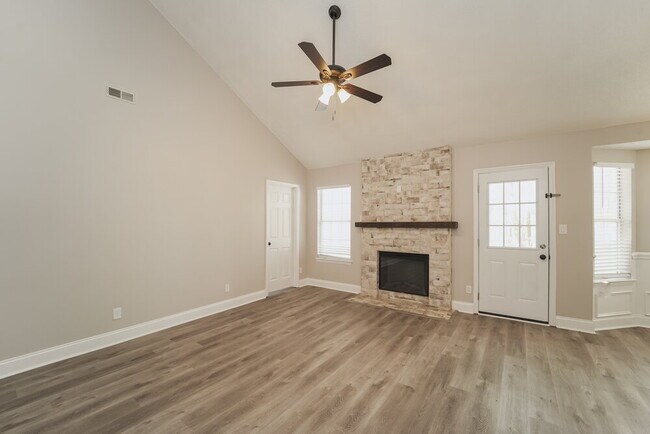 Foto del edificio - 3520 Sandberry Dr