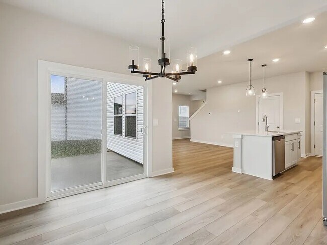 Building Photo - 4232 Skyridge Dr