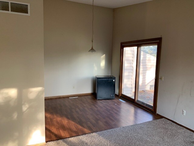 dining area - 5054 147th St W