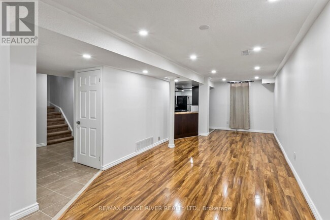 Building Photo - 2292 Chapman Ct
