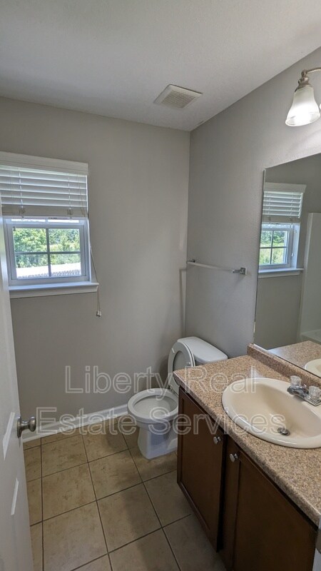 Building Photo - 180 Willow Oak Dr
