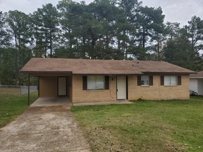 Building Photo - 106 Ivy St