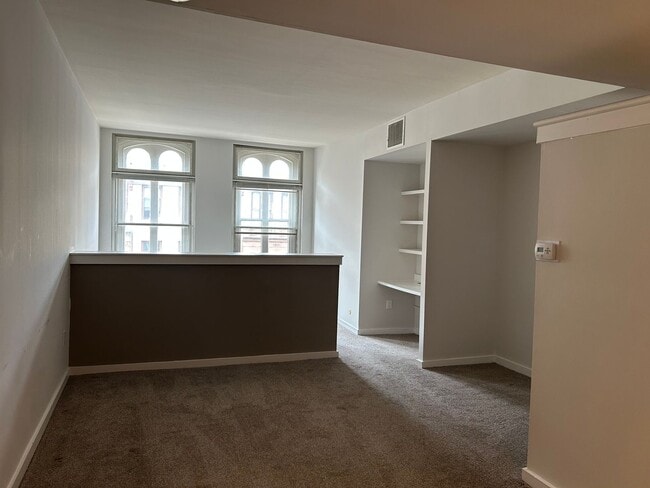 Building Photo - Welcome to Urban Elegance in the Heart of ...