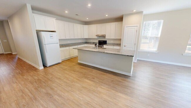Building Photo - 38170 Castaway Dr