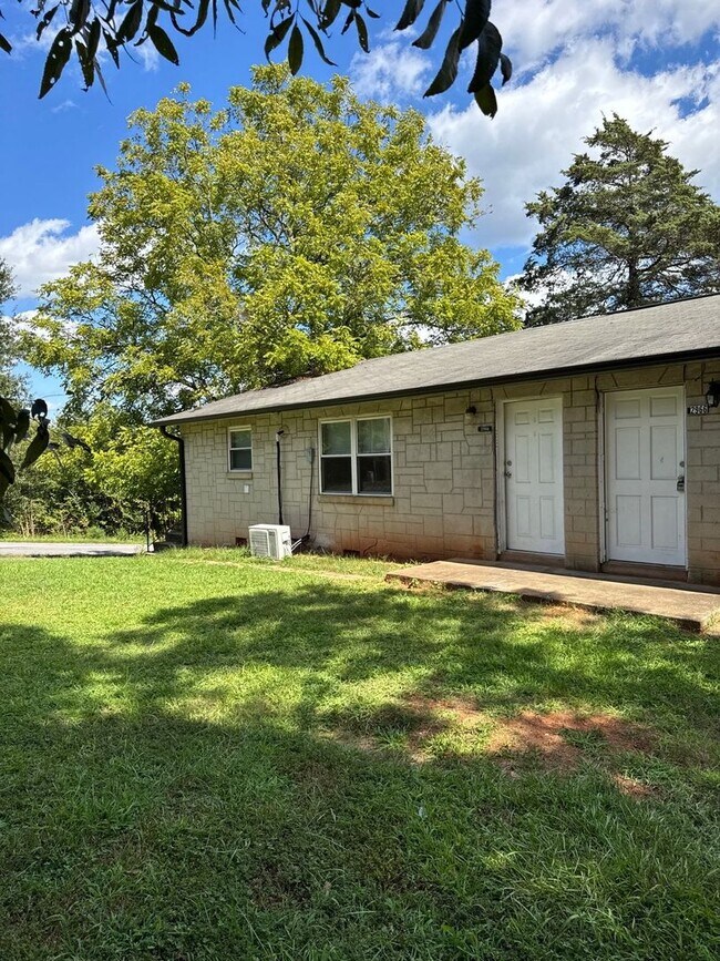 Building Photo - 2964 Old Shelby Rd