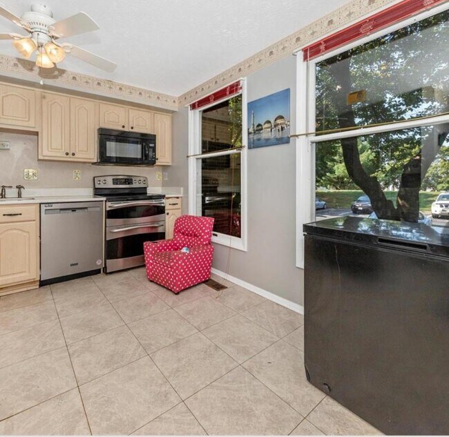 Foto del edificio - 12461 Quail Woods Dr