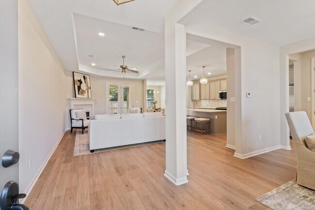 Foto del edificio - 584 Holden Dr