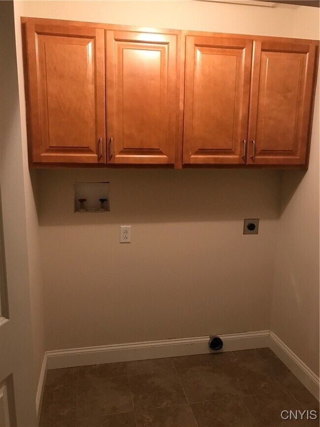 Foto del edificio - 5585 St Elmos Dr