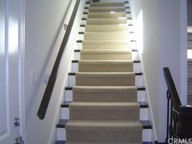 Building Photo - 713 S Old Ranch Rd