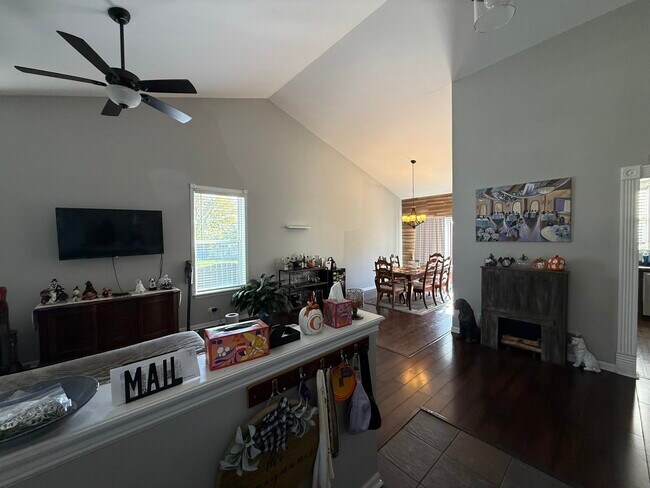 Foto del edificio - 2904 Arbor Ln