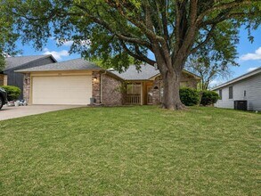 Building Photo - 4605 High Pointe Dr